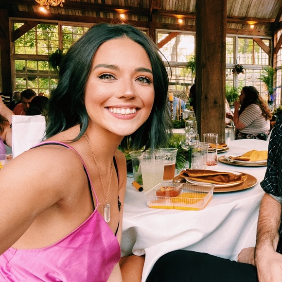 Meet your Posher, Cori - Picture 7 of 7